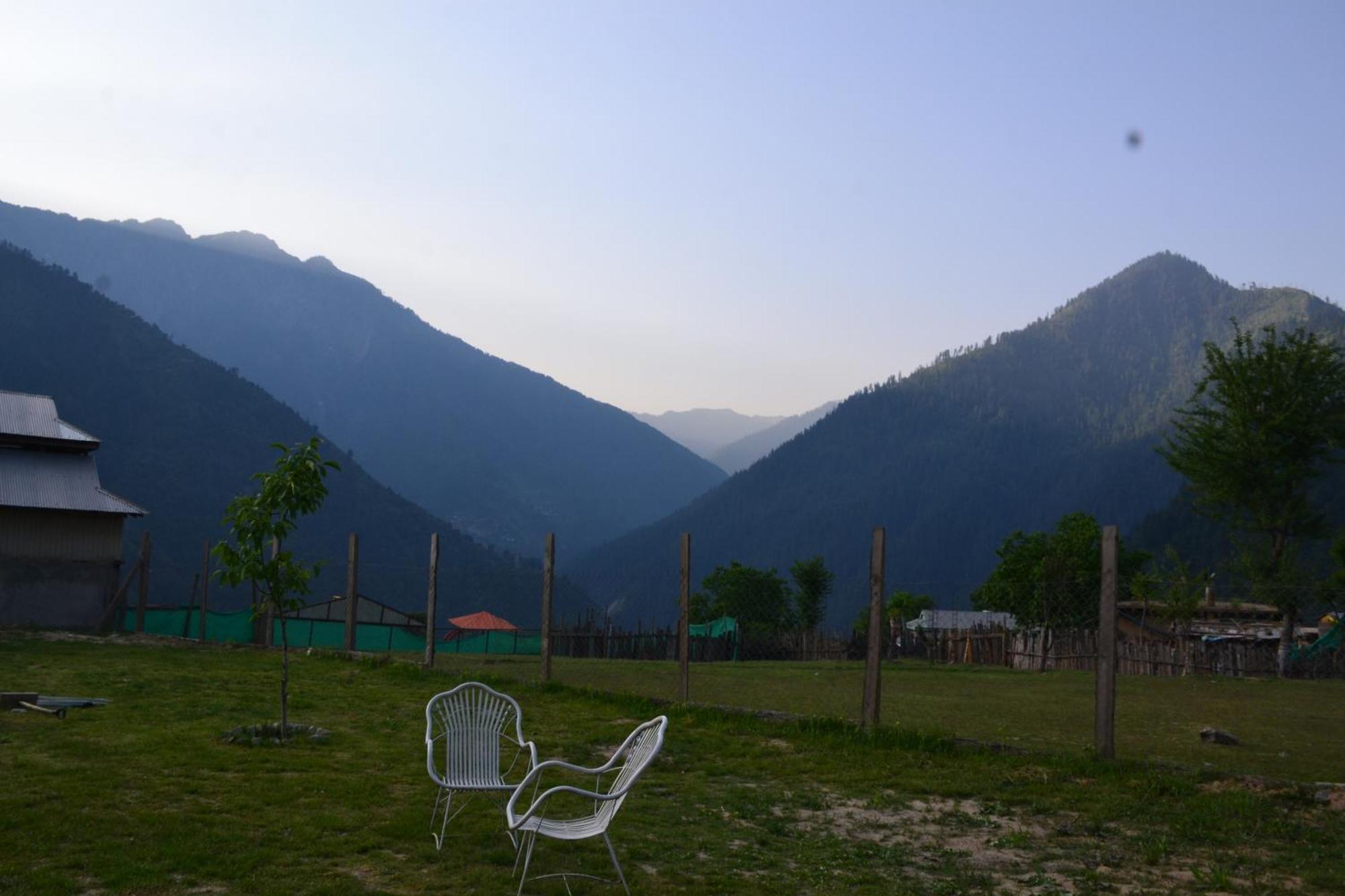 West End Lodges Neelum Eksteriør bilde