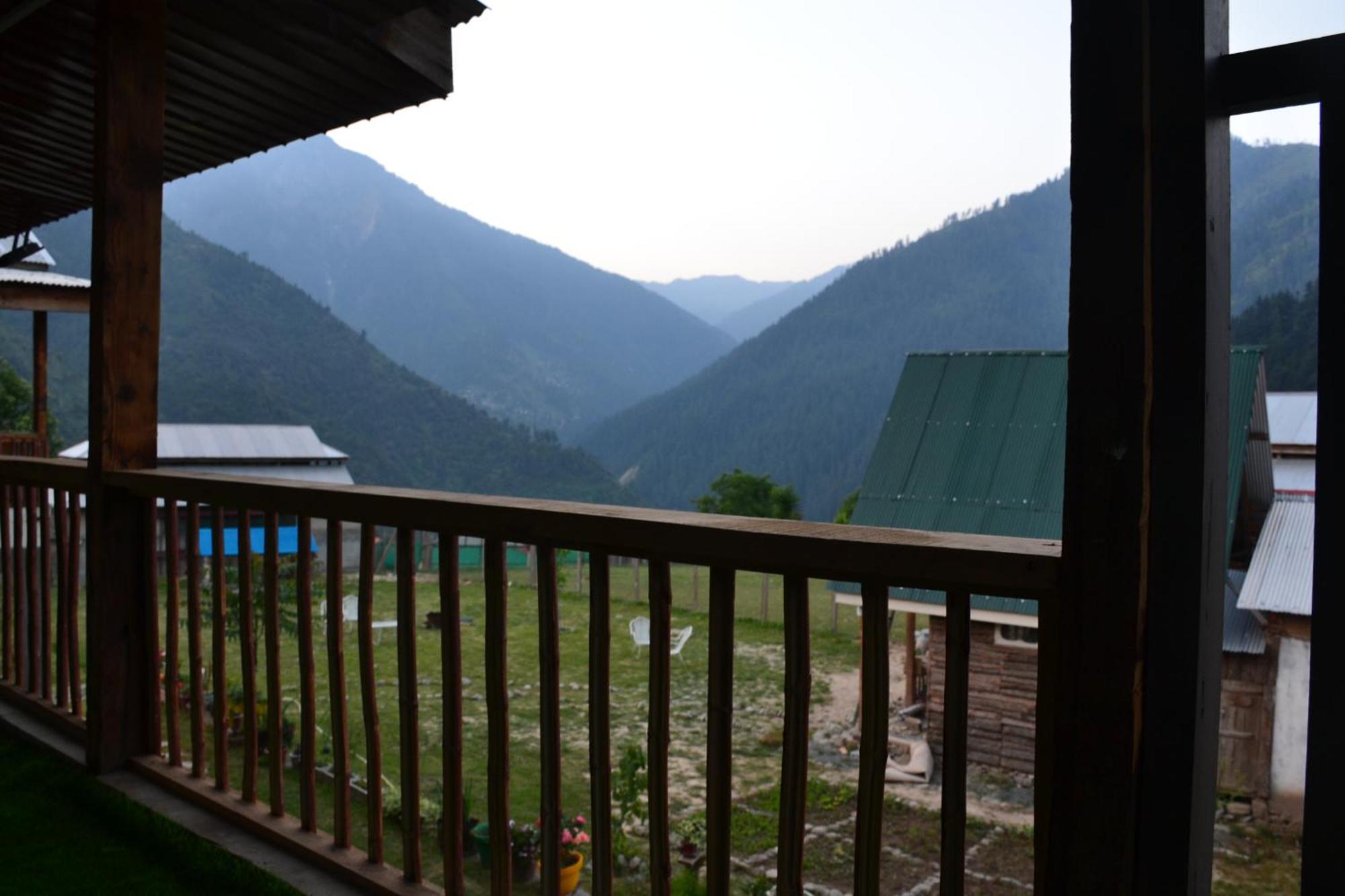 West End Lodges Neelum Eksteriør bilde