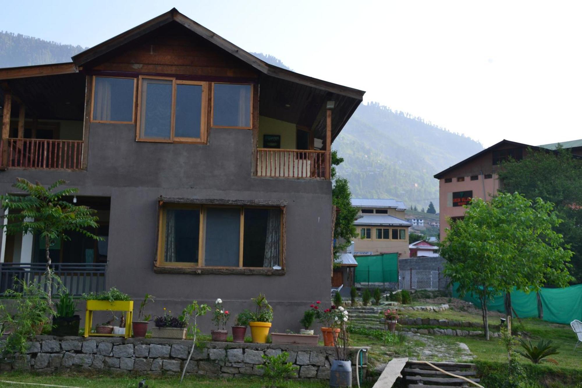 West End Lodges Neelum Eksteriør bilde