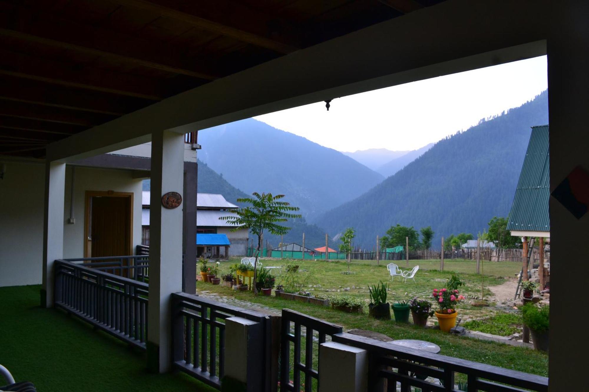 West End Lodges Neelum Eksteriør bilde
