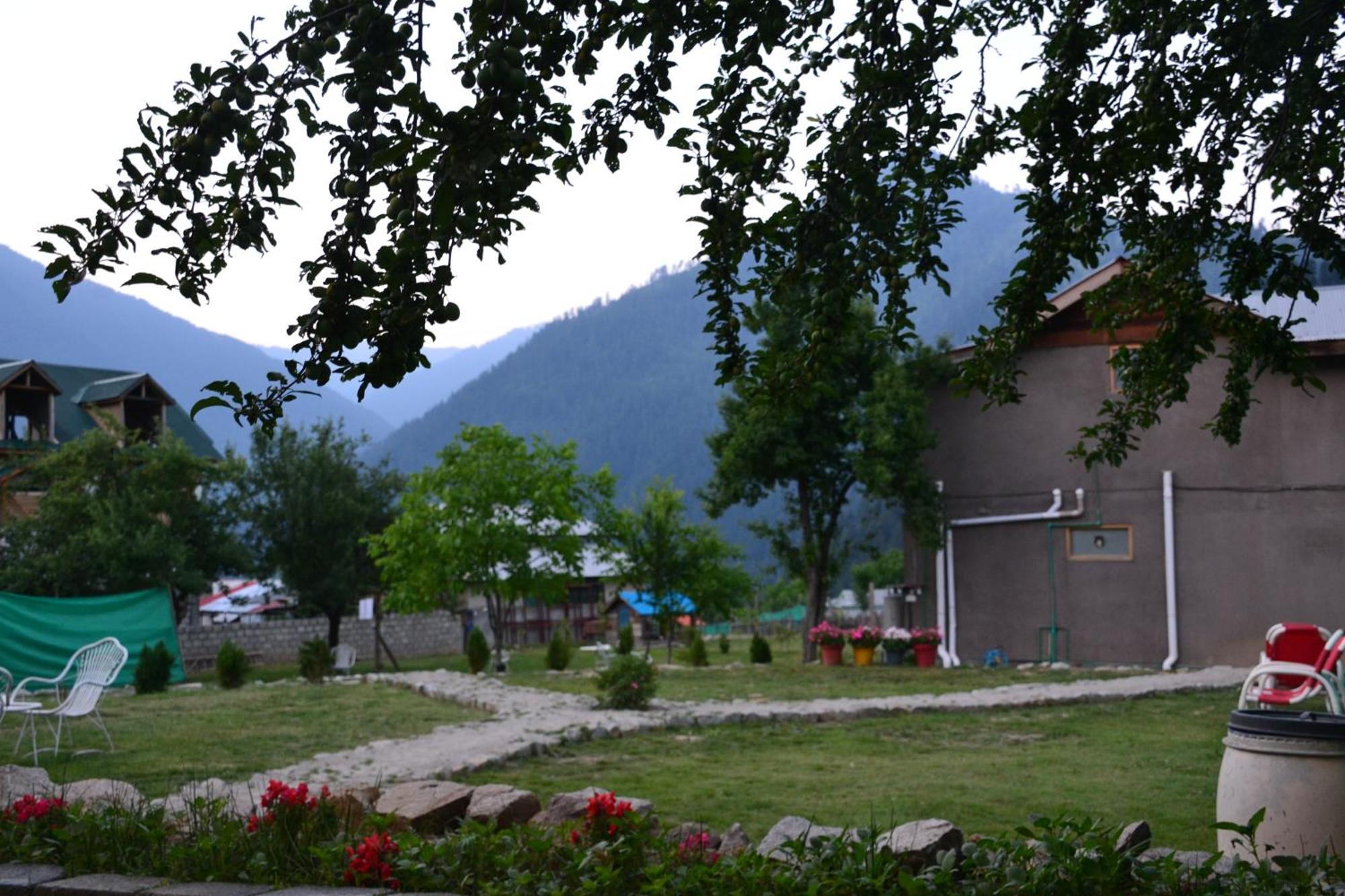 West End Lodges Neelum Eksteriør bilde