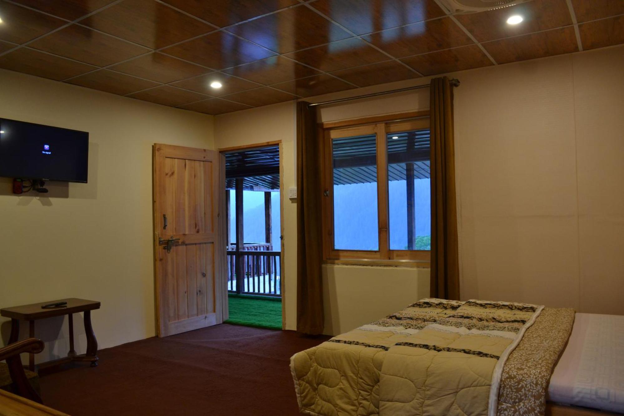 West End Lodges Neelum Eksteriør bilde