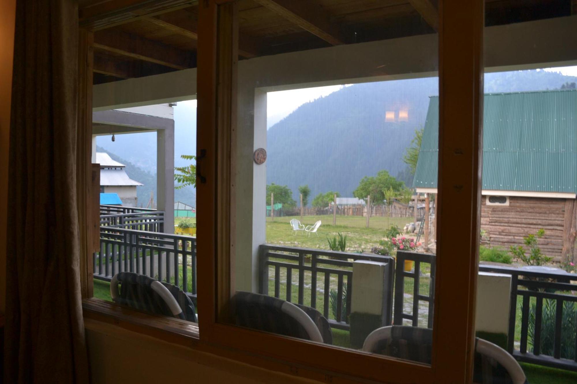 West End Lodges Neelum Eksteriør bilde